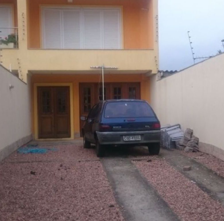 Casa 3 quartos no Jardim Itu-Sabará 399 m² - Pátio e fachada frontal