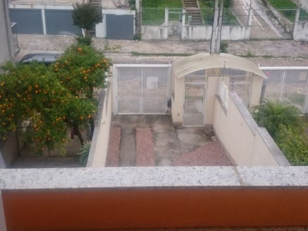 Vista do pátio através da sacada