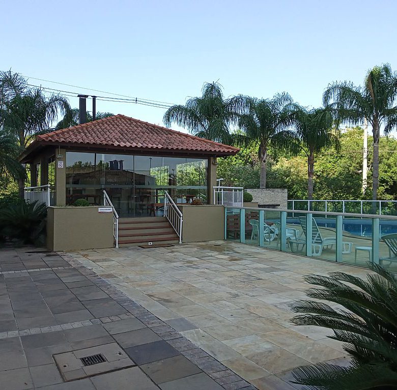 Condomínio - Quiosque e piscina