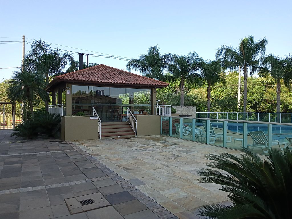 Condomínio - Quiosque e piscina