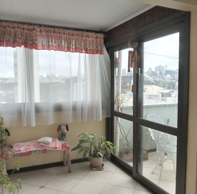 Cobertura com acesso a terraço