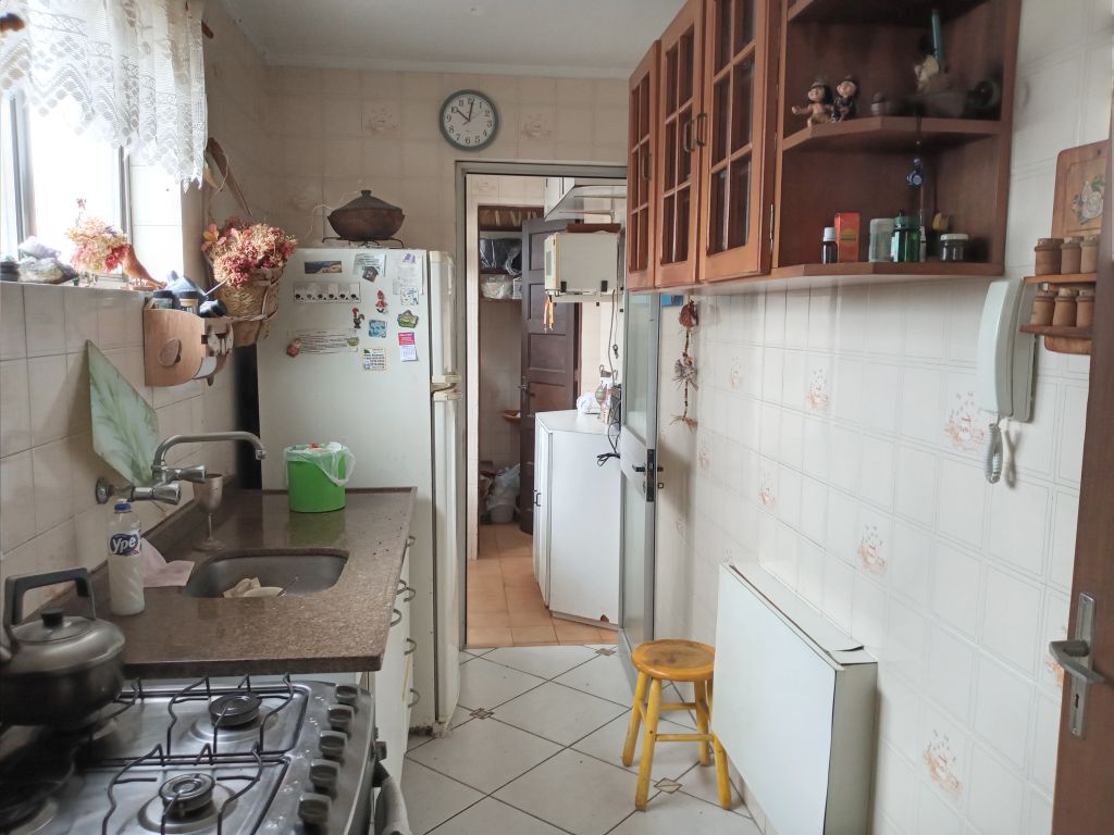 Cozinha com área de serviço integrada