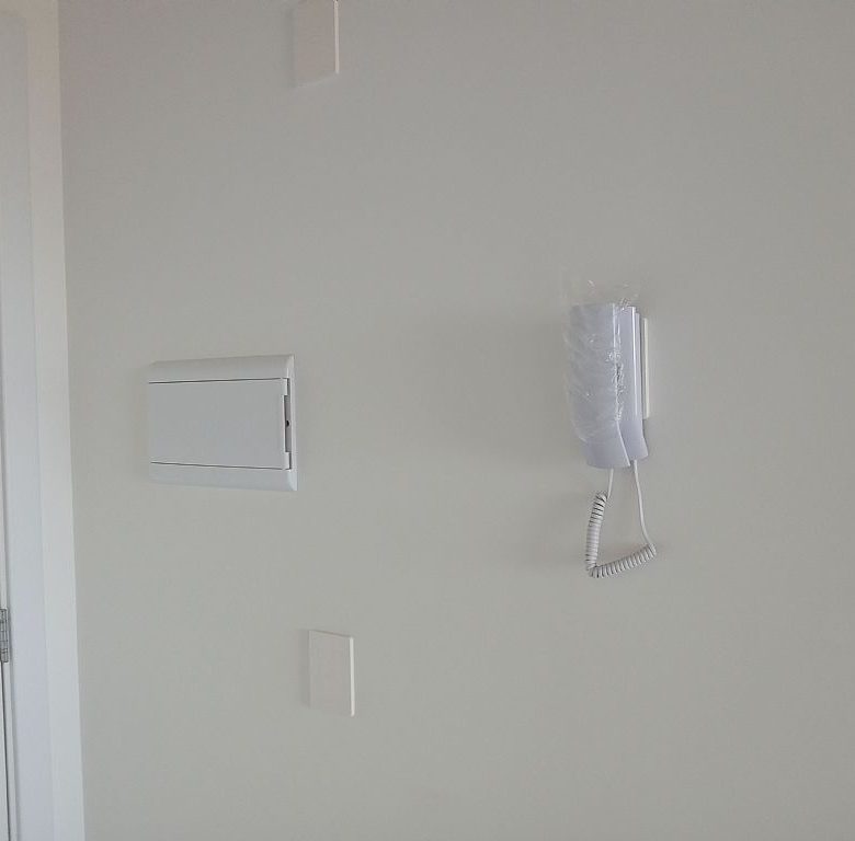 Interfone e quadro de energia