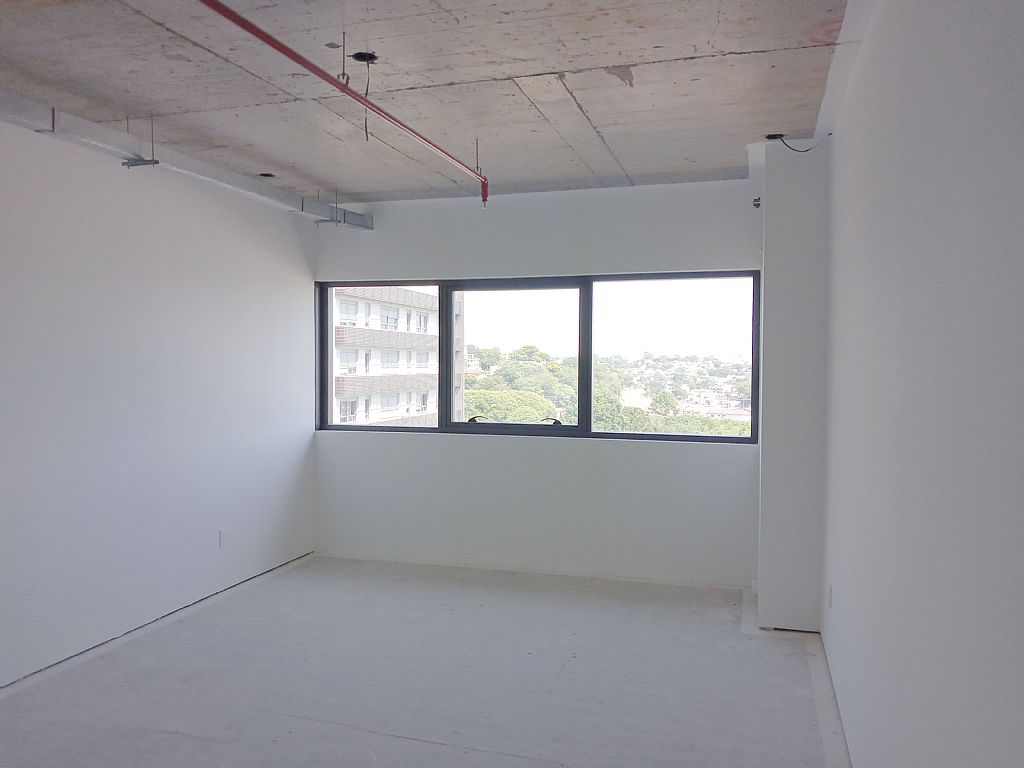 Vista da sala comercial com as janelas